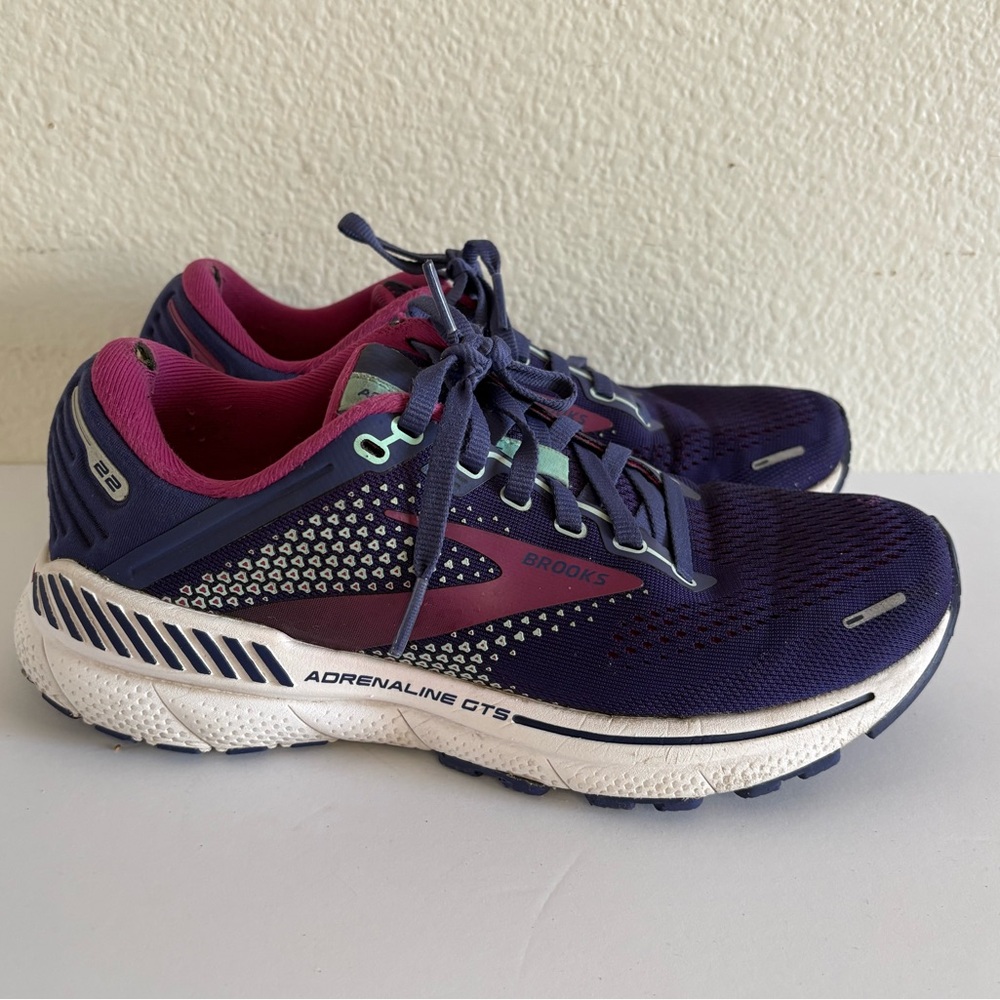 Brooks Adrenaline GTS 22 women’s running shoe size 7